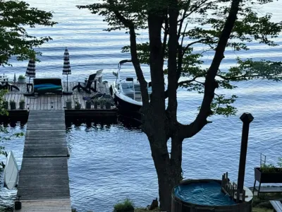 The ramp and dock seen from above the shoreline